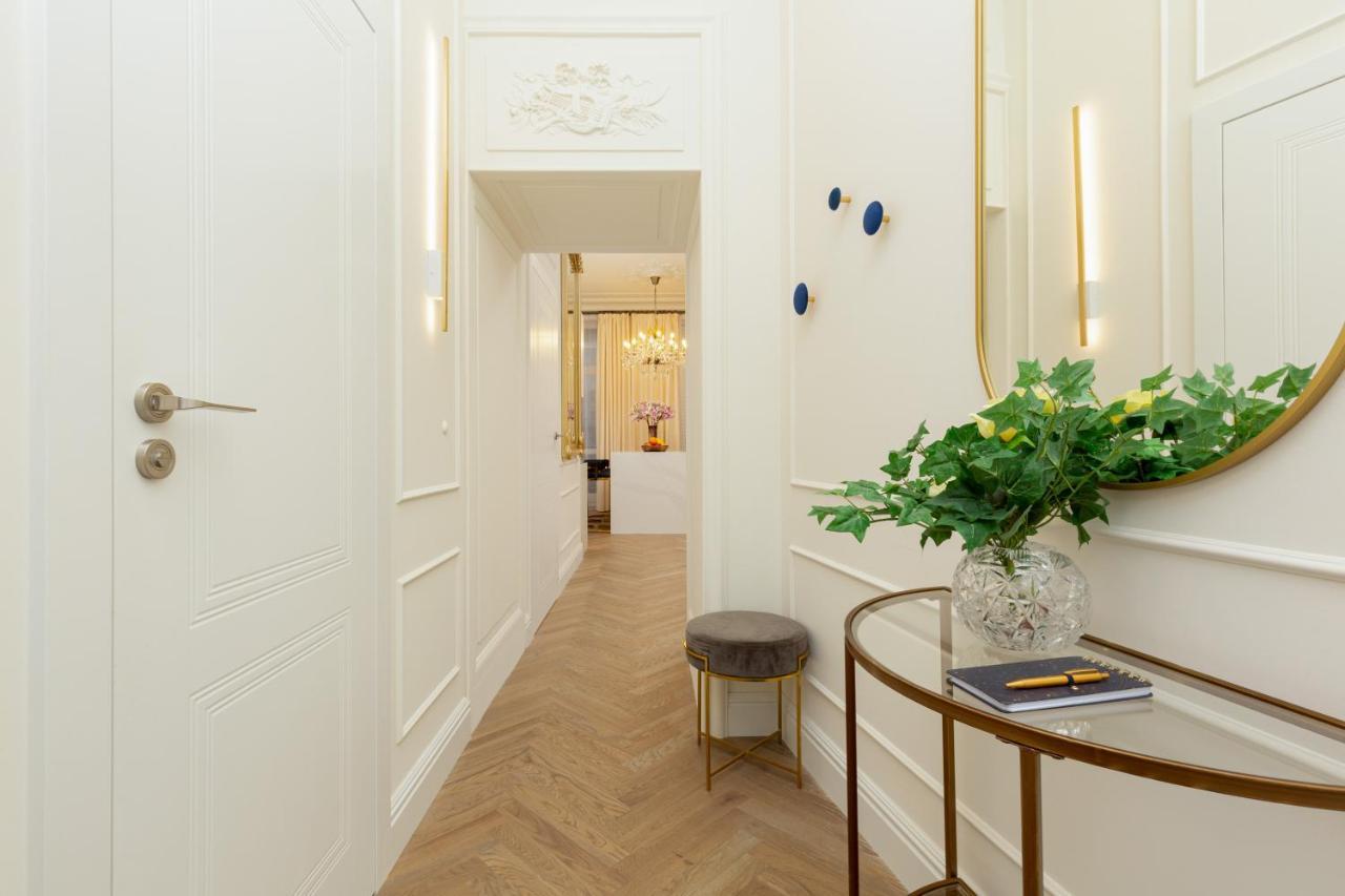Royal Apartment Kopernika By Renters Prestige Warsaw Exterior photo
